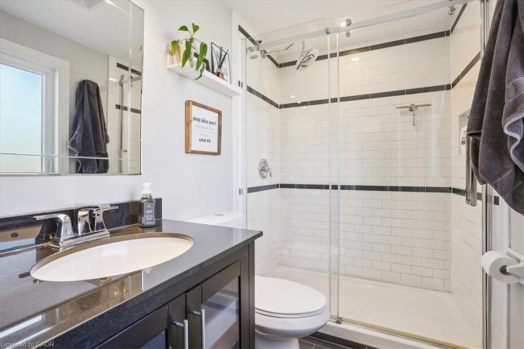 307 Highridge Avenue, Hamilton, ON - Indoor Photo Showing Bathroom