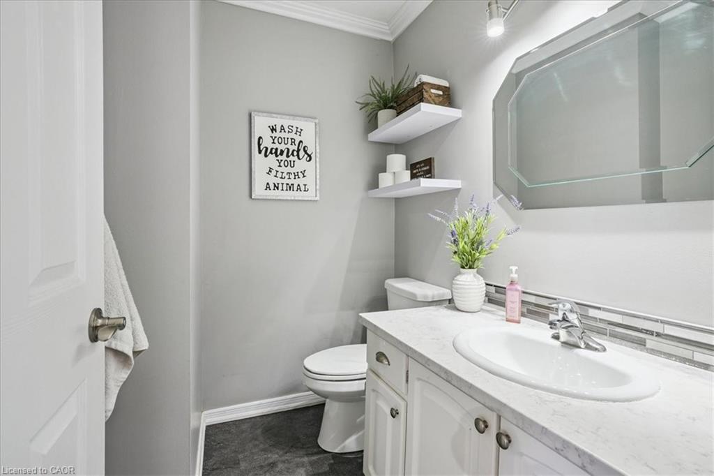 307 Highridge Avenue, Hamilton, ON - Indoor Photo Showing Bathroom