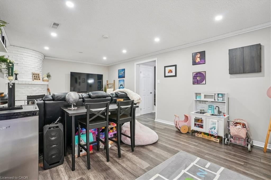 307 Highridge Avenue, Hamilton, ON - Indoor