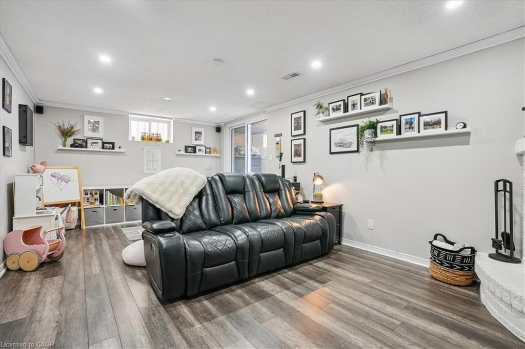 307 Highridge Avenue, Hamilton, ON - Indoor