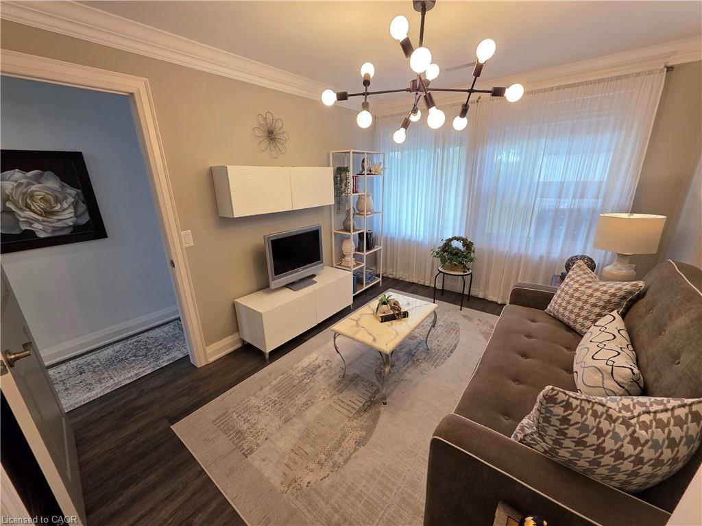 69 Gates Lane, Hamilton, ON - Indoor Photo Showing Living Room