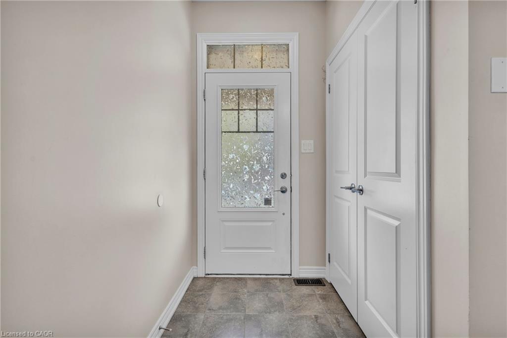 68 Esplanade Lane, Grimsby, ON - Indoor Photo Showing Other Room