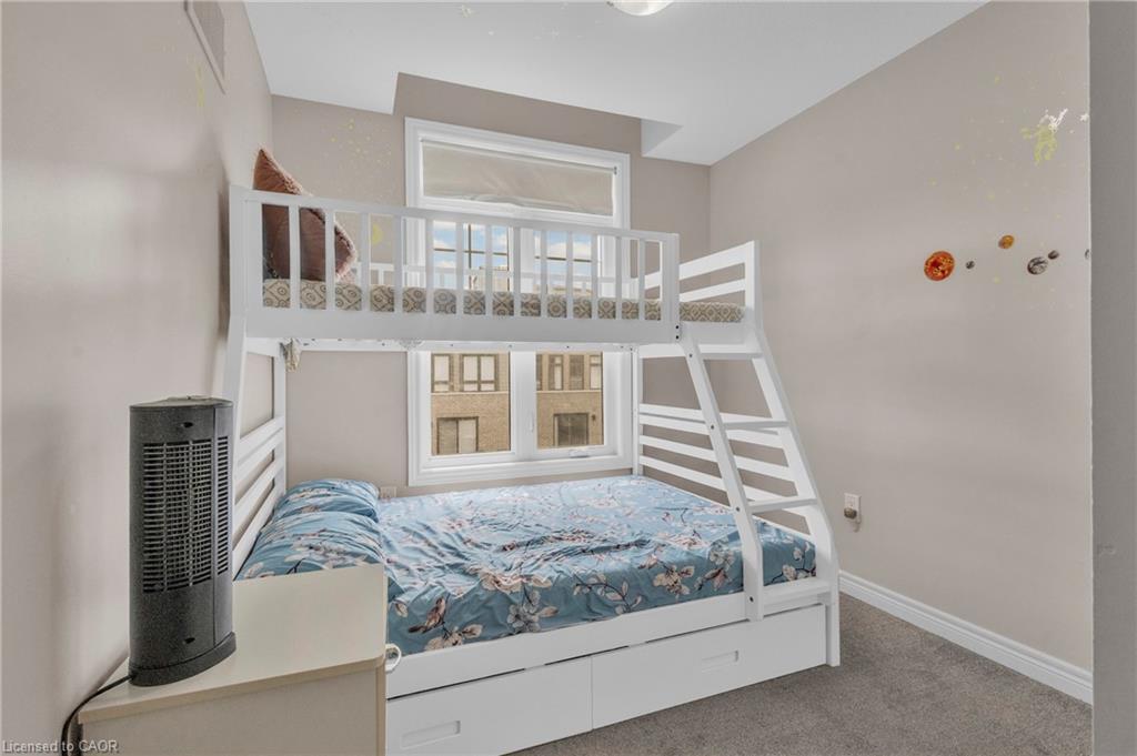 68 Esplanade Lane, Grimsby, ON - Indoor Photo Showing Bedroom