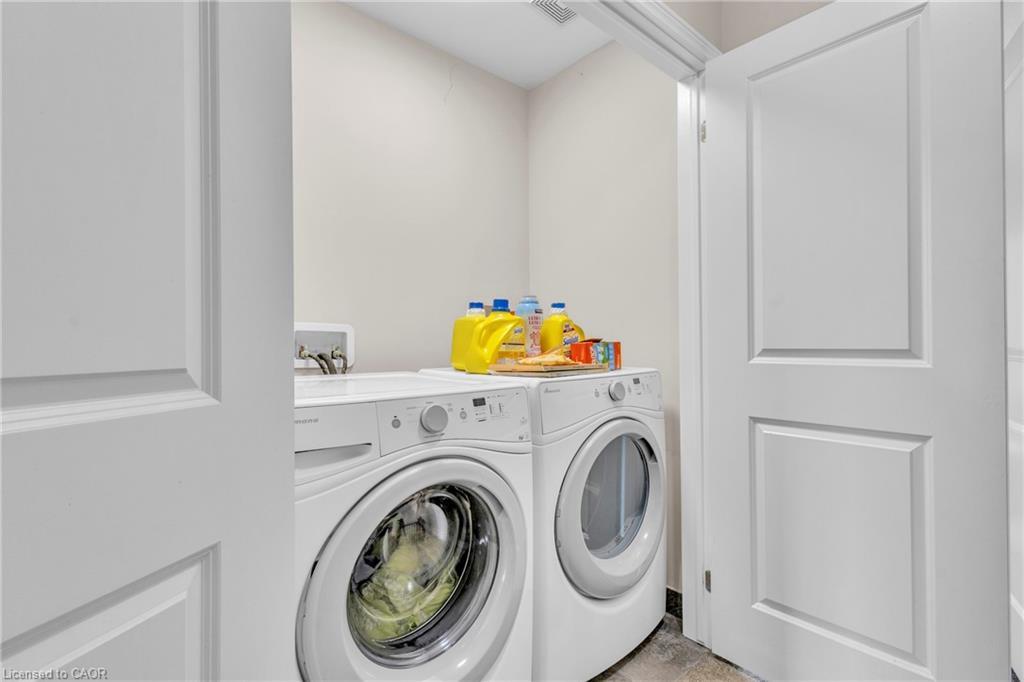 68 Esplanade Lane, Grimsby, ON - Indoor Photo Showing Laundry Room