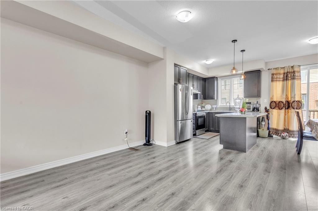 68 Esplanade Lane, Grimsby, ON - Indoor Photo Showing Kitchen