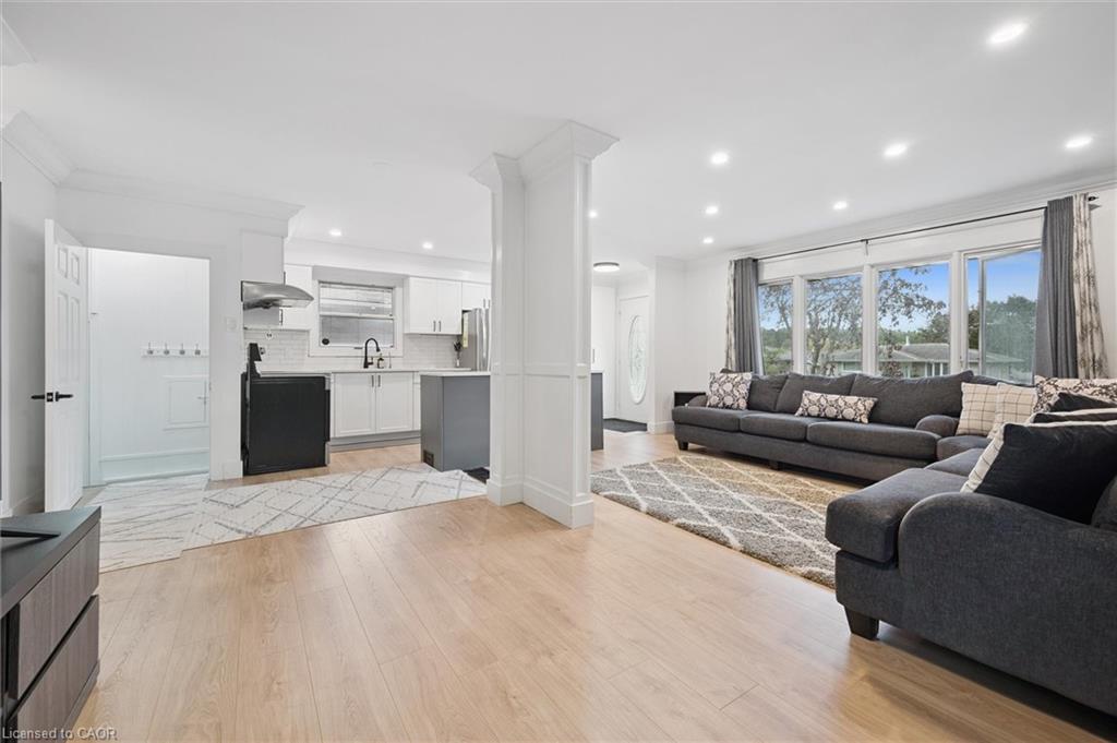 775 Regent Street, Cambridge, ON - Indoor Photo Showing Other Room