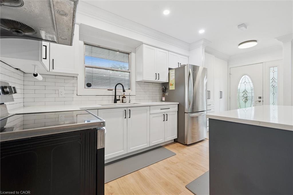 775 Regent Street, Cambridge, ON - Indoor Photo Showing Kitchen With Stainless Steel Kitchen With Upgraded Kitchen