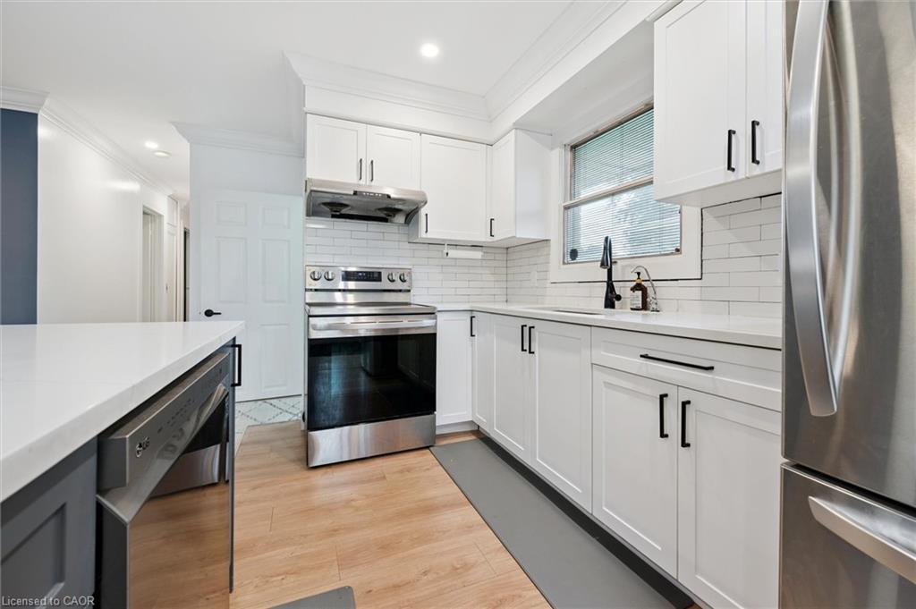 775 Regent Street, Cambridge, ON - Indoor Photo Showing Kitchen With Stainless Steel Kitchen With Upgraded Kitchen
