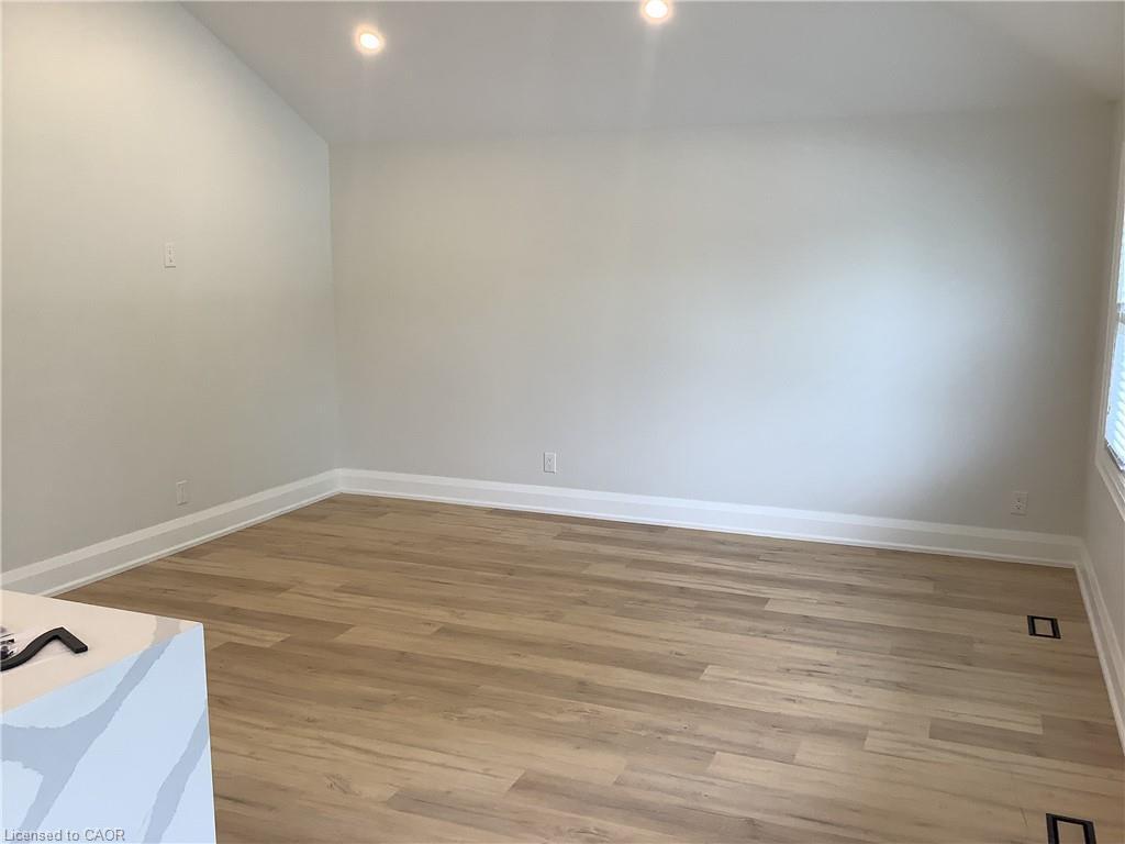 229 West 18Th Street, Hamilton, ON - Indoor Photo Showing Other Room