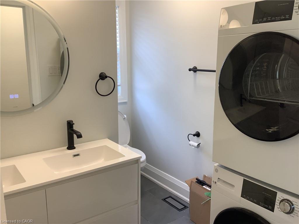 229 West 18Th Street, Hamilton, ON - Indoor Photo Showing Laundry Room
