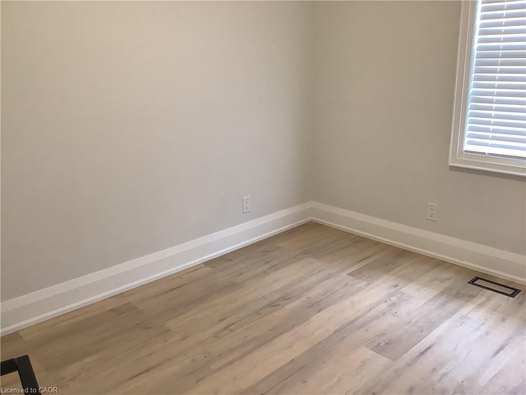 229 West 18Th Street, Hamilton, ON - Indoor Photo Showing Other Room