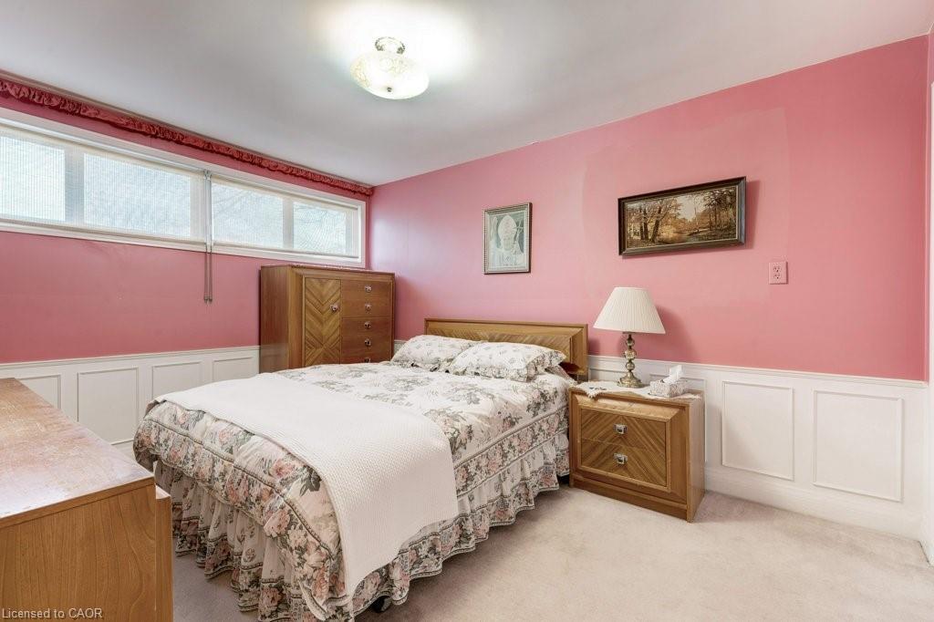 114 Second Road E, Hamilton, ON - Indoor Photo Showing Bedroom