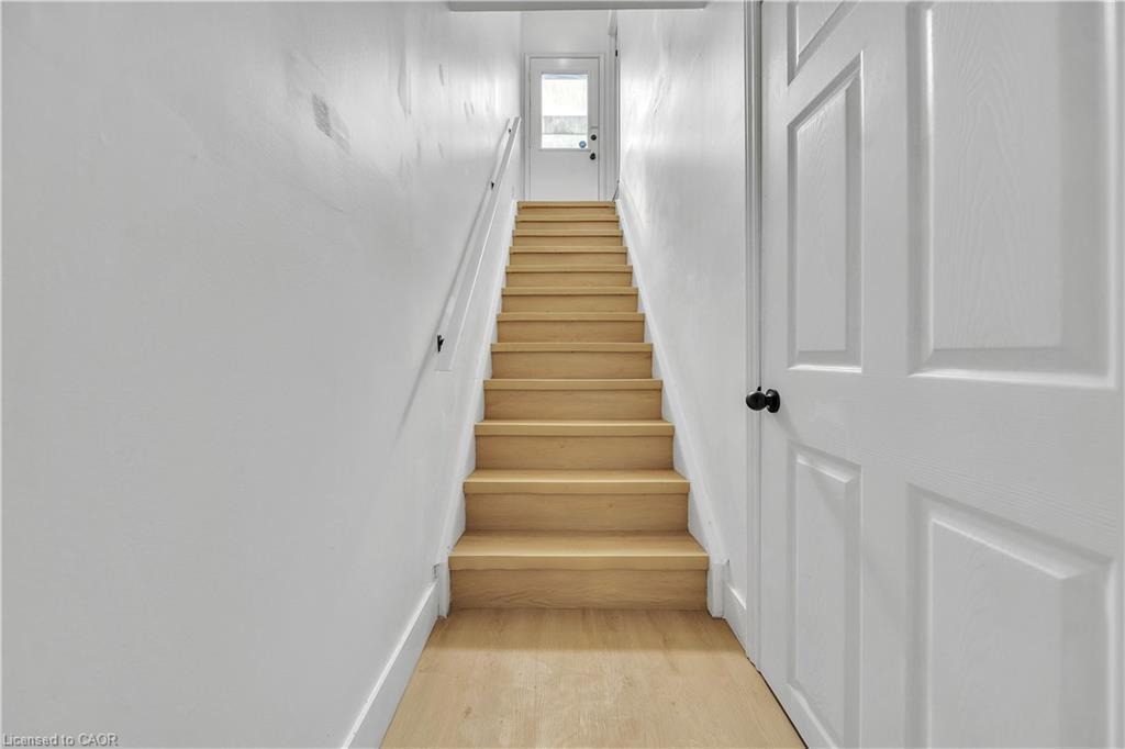 46 Bonaparte Lane, London, ON - Indoor Photo Showing Other Room