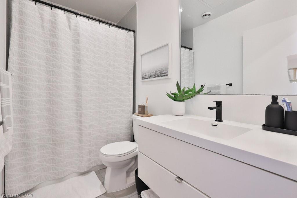 306-9 Valhalla Inn Road, Toronto, ON - Indoor Photo Showing Bathroom