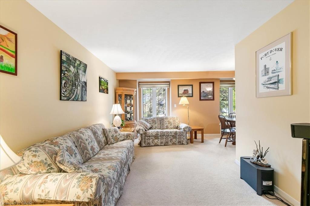 18 Dixon Drive, Port Dover, ON - Indoor Photo Showing Living Room