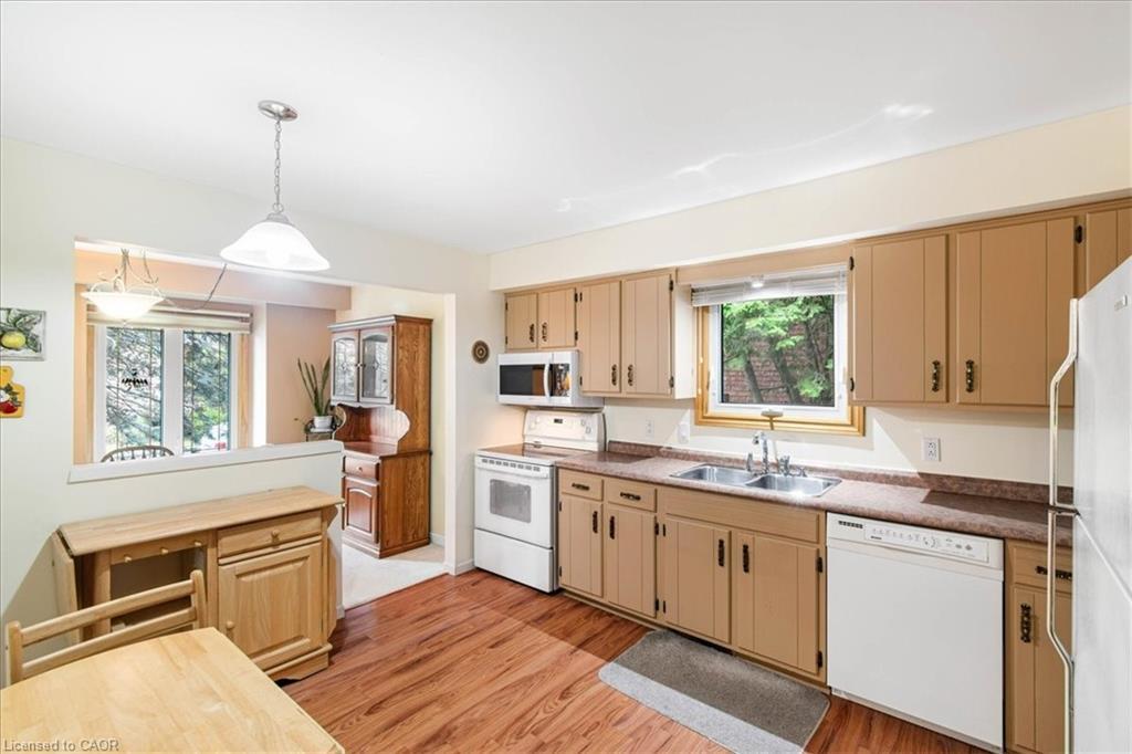 18 Dixon Drive, Port Dover, ON - Indoor Photo Showing Kitchen With Double Sink
