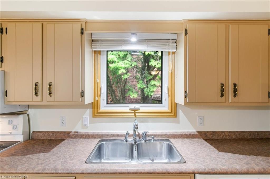 18 Dixon Drive, Port Dover, ON - Indoor Photo Showing Kitchen With Double Sink