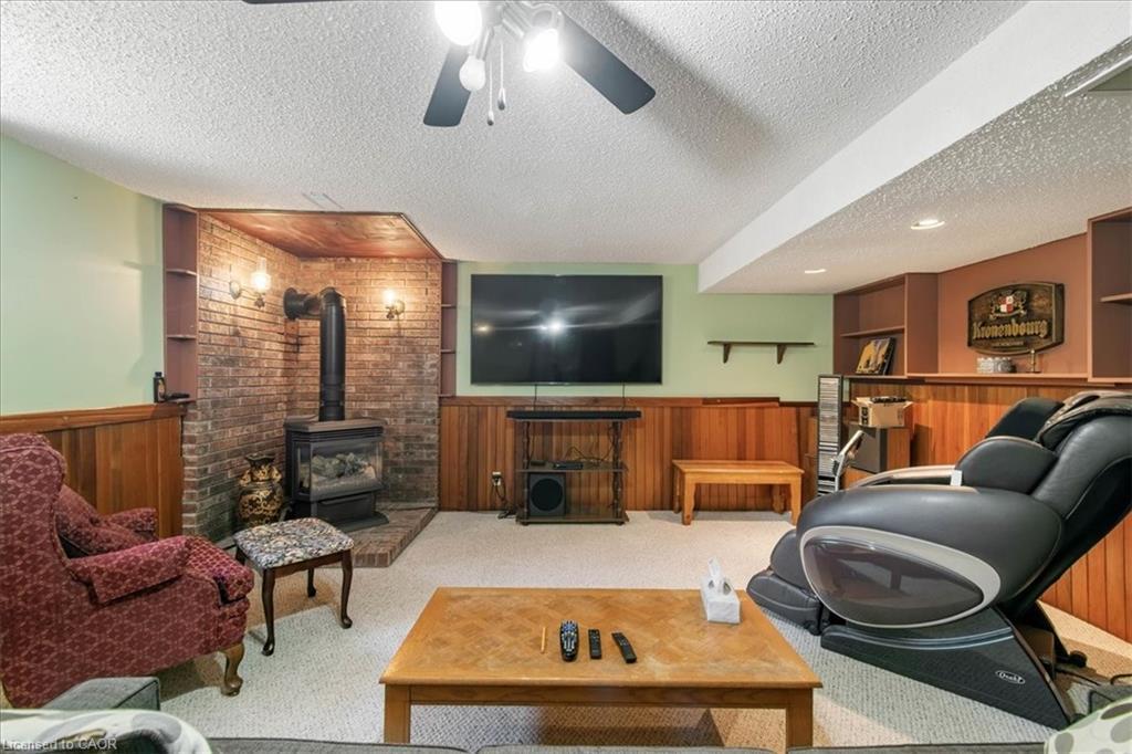 18 Dixon Drive, Port Dover, ON - Indoor Photo Showing Living Room With Fireplace