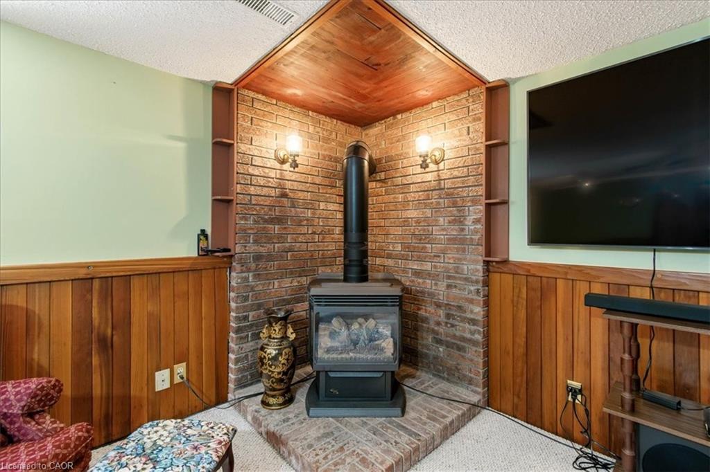 18 Dixon Drive, Port Dover, ON - Indoor With Fireplace