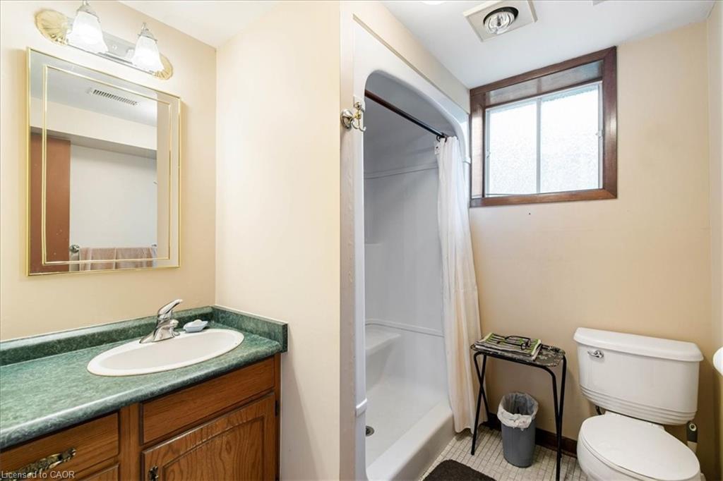 18 Dixon Drive, Port Dover, ON - Indoor Photo Showing Bathroom