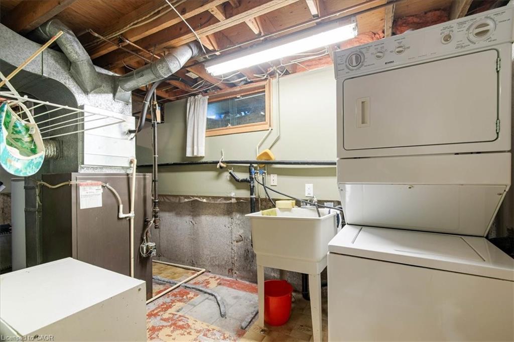 18 Dixon Drive, Port Dover, ON - Indoor Photo Showing Laundry Room