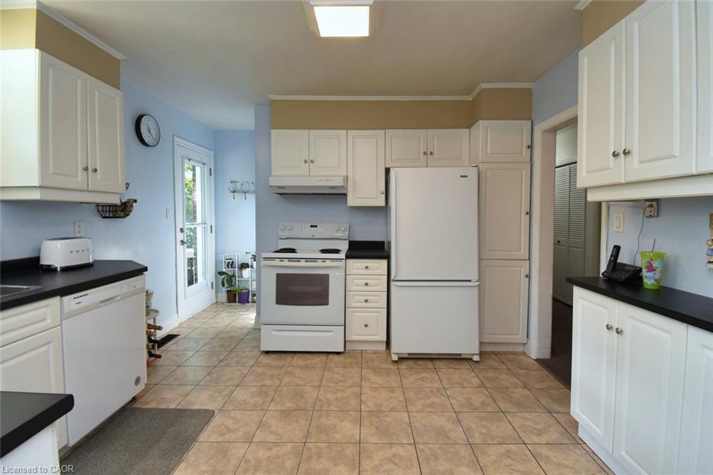992 Baldwin Road, Mississauga, ON - Indoor Photo Showing Kitchen