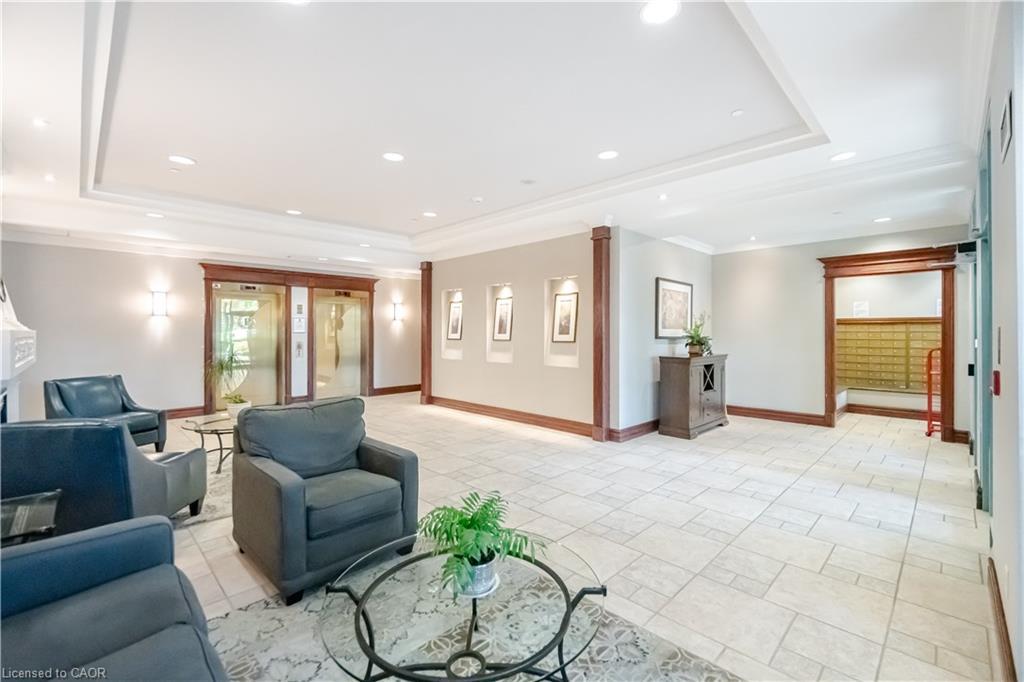 306-2545 Erin Centre Boulevard, Mississauga, ON - Indoor With Fireplace