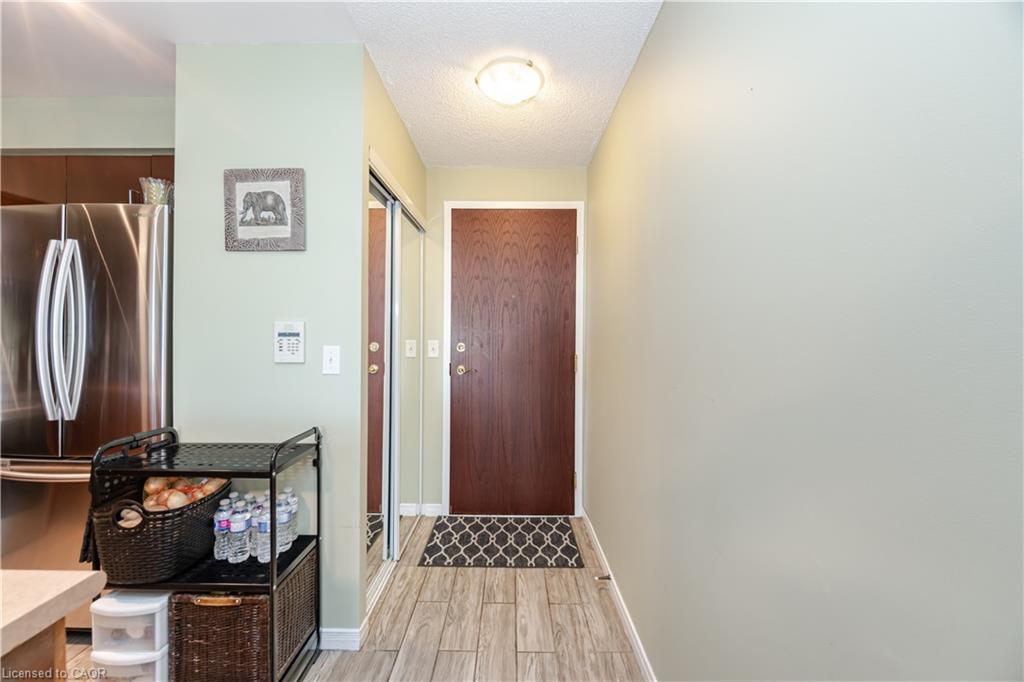 306-2545 Erin Centre Boulevard, Mississauga, ON - Indoor Photo Showing Other Room