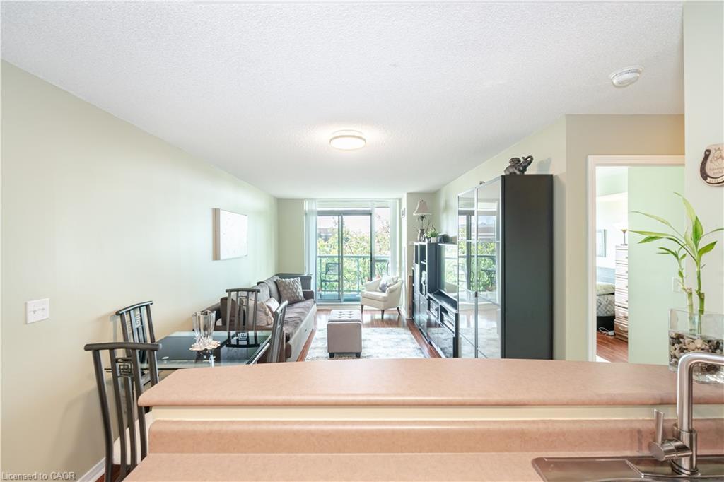 306-2545 Erin Centre Boulevard, Mississauga, ON - Indoor