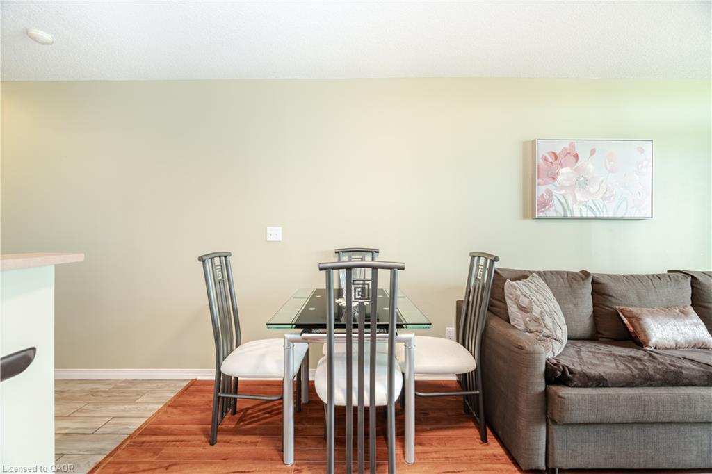 306-2545 Erin Centre Boulevard, Mississauga, ON - Indoor