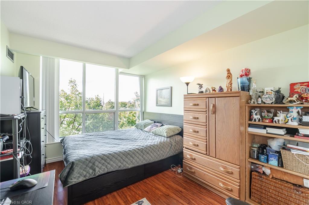 306-2545 Erin Centre Boulevard, Mississauga, ON - Indoor Photo Showing Bedroom