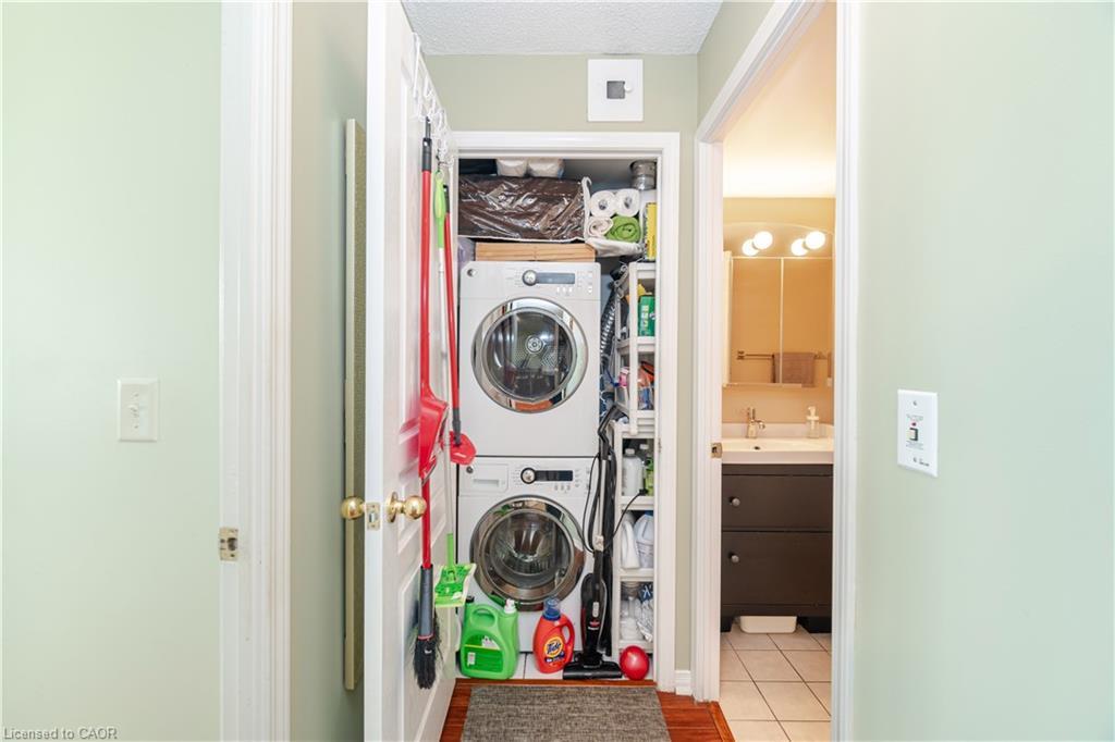 306-2545 Erin Centre Boulevard, Mississauga, ON - Indoor Photo Showing Laundry Room