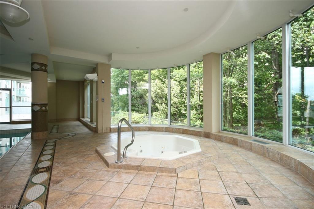 306-2545 Erin Centre Boulevard, Mississauga, ON - Indoor Photo Showing Other Room