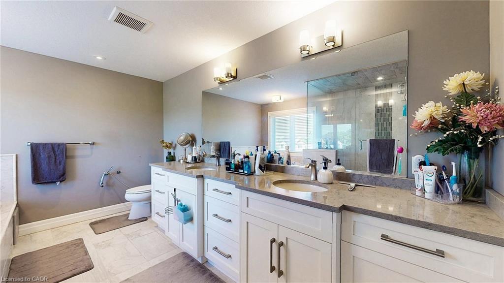 537 Millstream Drive, Waterloo, ON - Indoor Photo Showing Bathroom