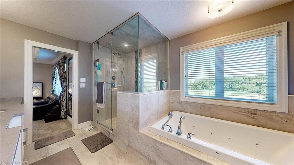 537 Millstream Drive, Waterloo, ON - Indoor Photo Showing Bathroom
