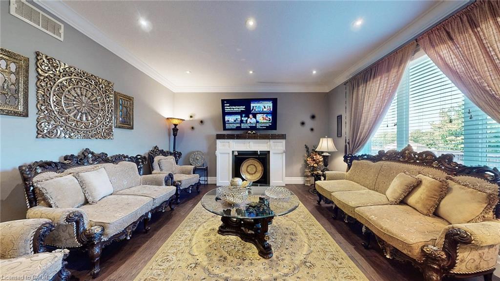 537 Millstream Drive, Waterloo, ON - Indoor Photo Showing Living Room With Fireplace