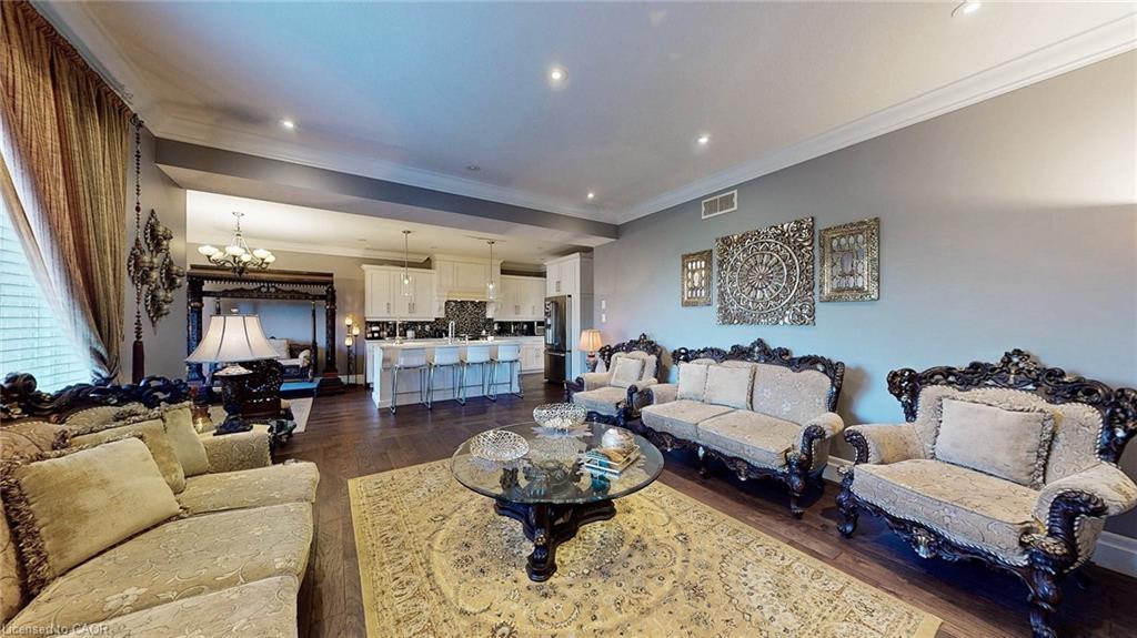 537 Millstream Drive, Waterloo, ON - Indoor Photo Showing Living Room