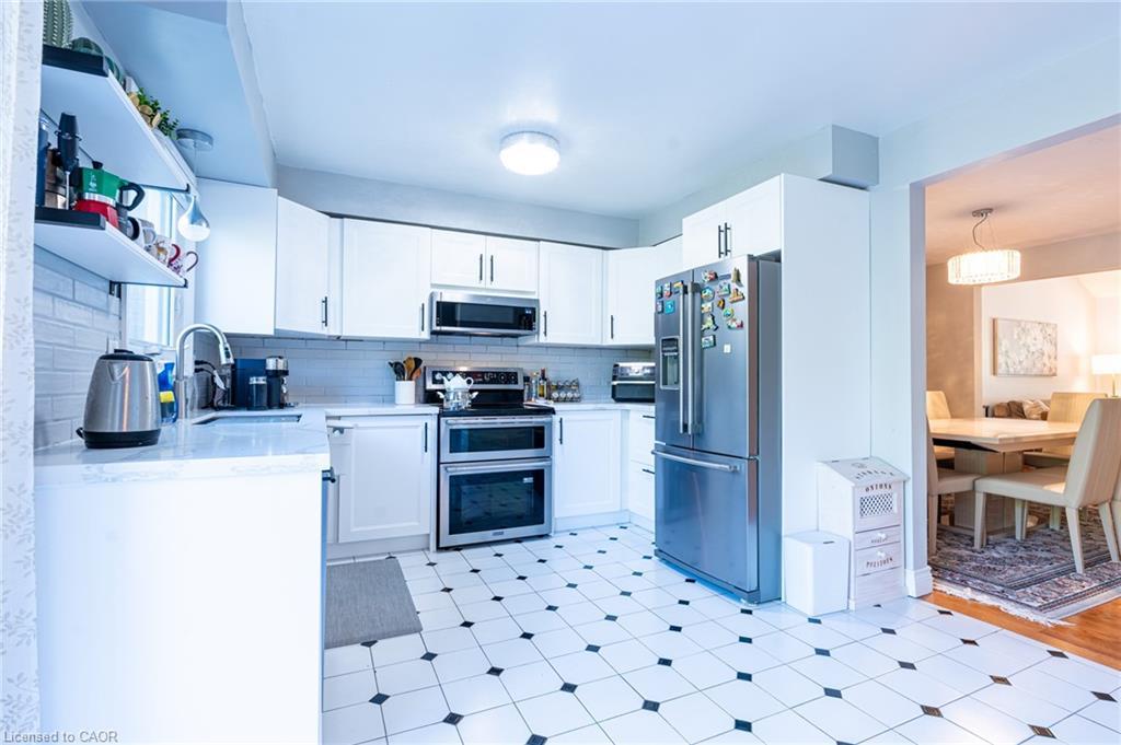Upper-14 Windstar Place, Hamilton, ON - Indoor Photo Showing Kitchen