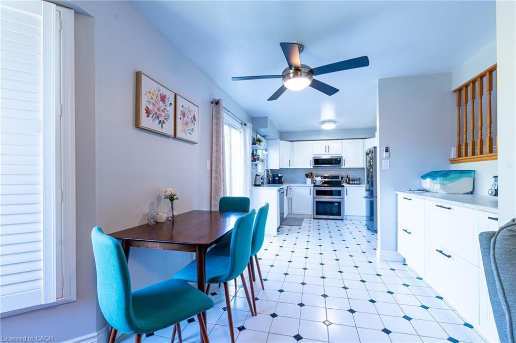 Upper-14 Windstar Place, Hamilton, ON - Indoor Photo Showing Dining Room