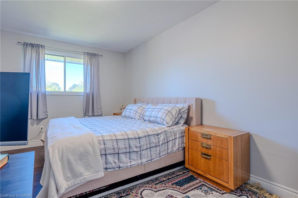 Upper-14 Windstar Place, Hamilton, ON - Indoor Photo Showing Bedroom