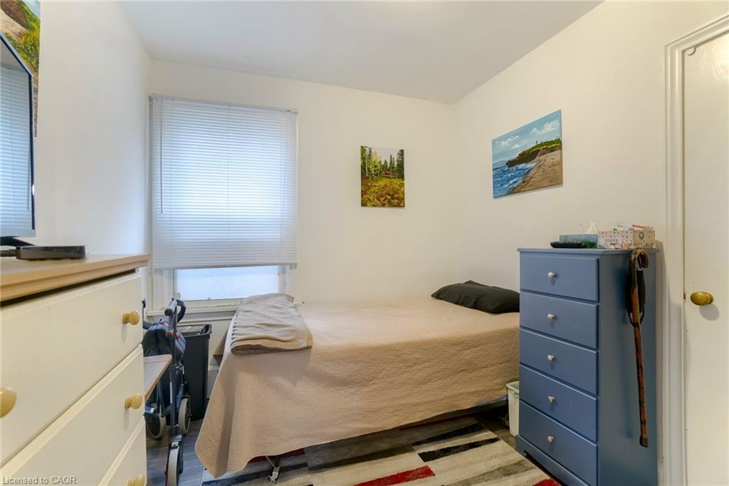 160 Welland Avenue, St. Catharines, ON - Indoor Photo Showing Bedroom