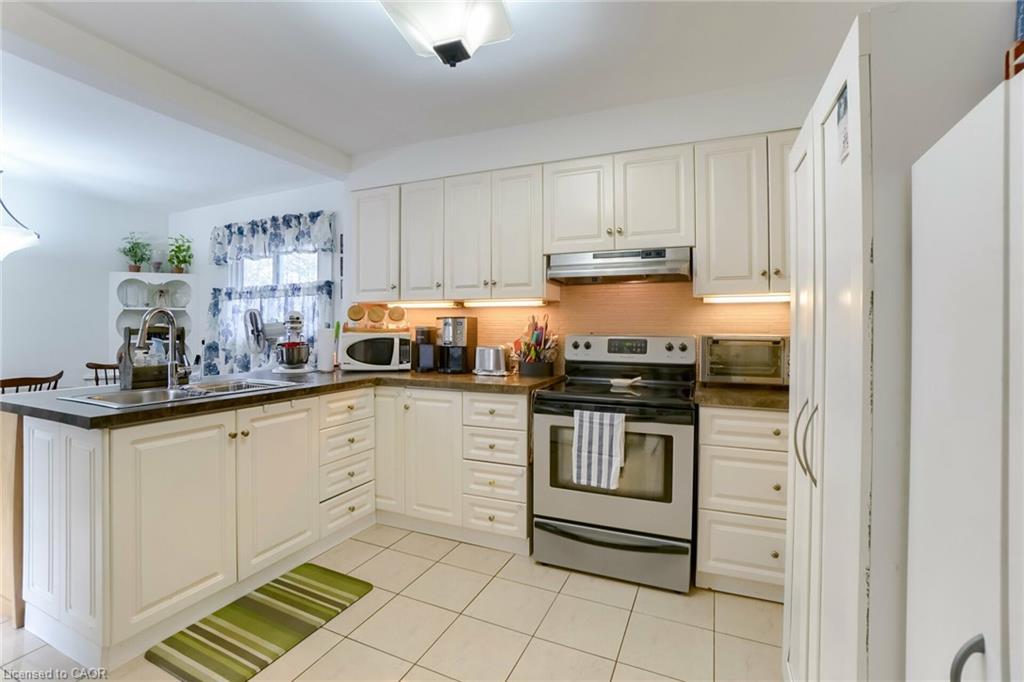 160 Welland Avenue, St. Catharines, ON - Indoor Photo Showing Kitchen