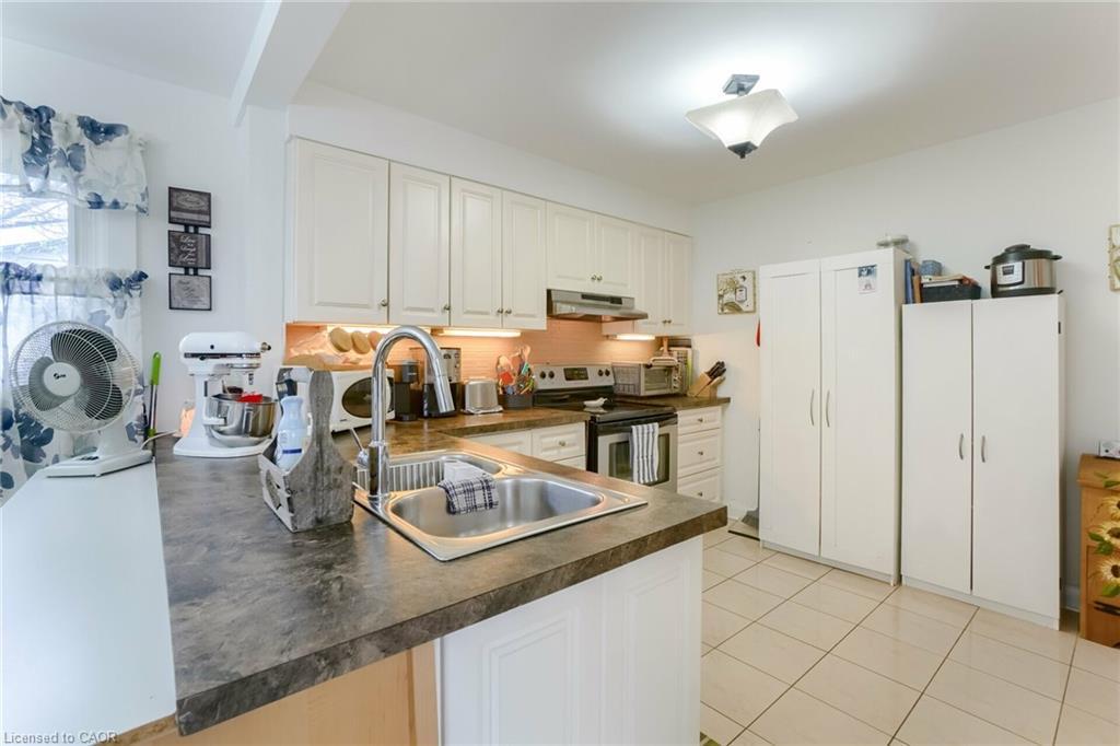 160 Welland Avenue, St. Catharines, ON - Indoor Photo Showing Kitchen With Double Sink