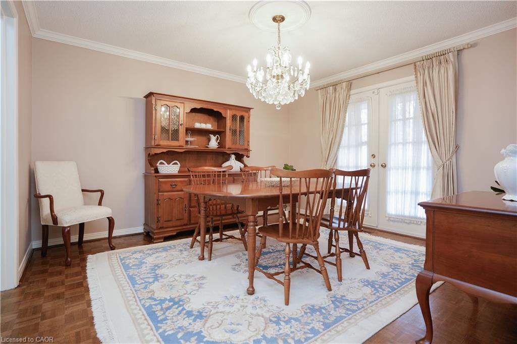 9 Longwater Chase, Markham, ON - Indoor Photo Showing Dining Room