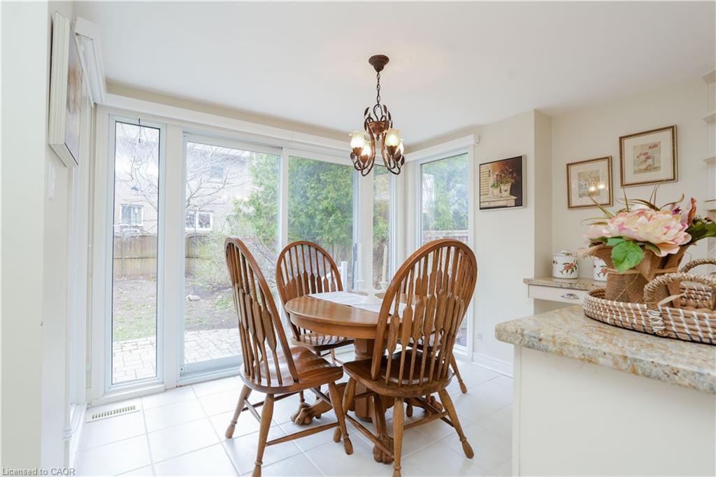 9 Longwater Chase, Markham, ON - Indoor Photo Showing Dining Room
