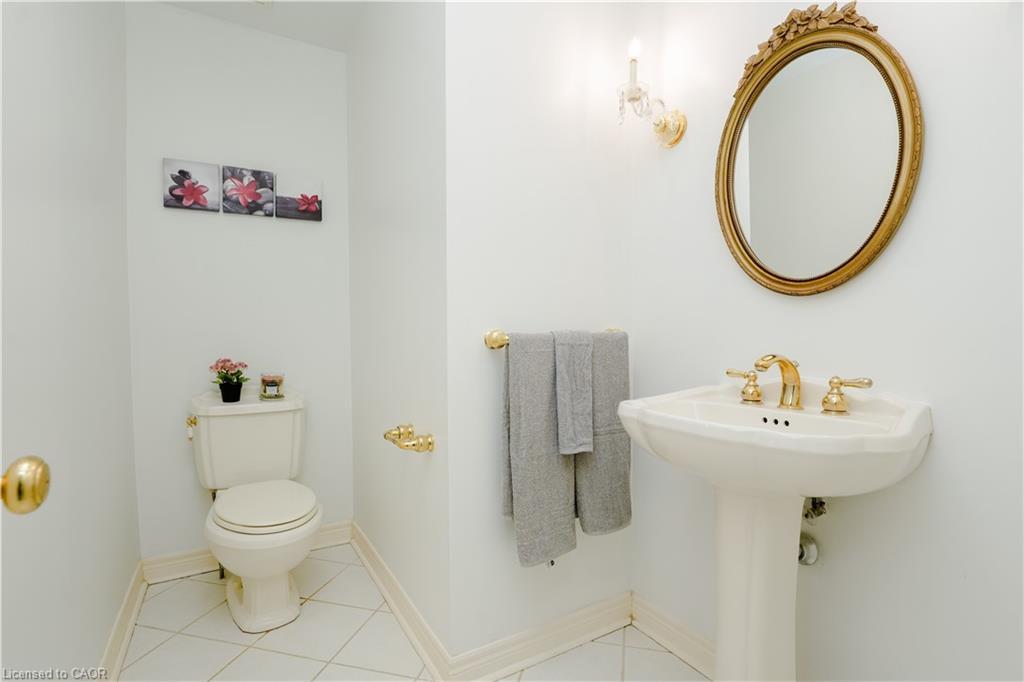 9 Longwater Chase, Markham, ON - Indoor Photo Showing Bathroom