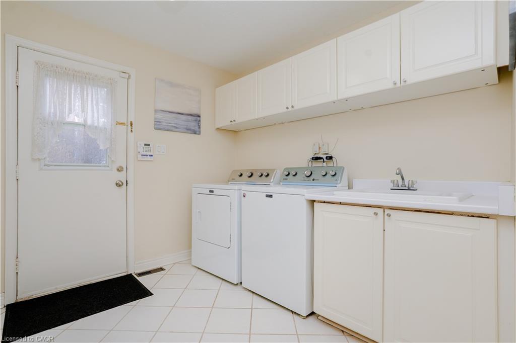 9 Longwater Chase, Markham, ON - Indoor Photo Showing Laundry Room