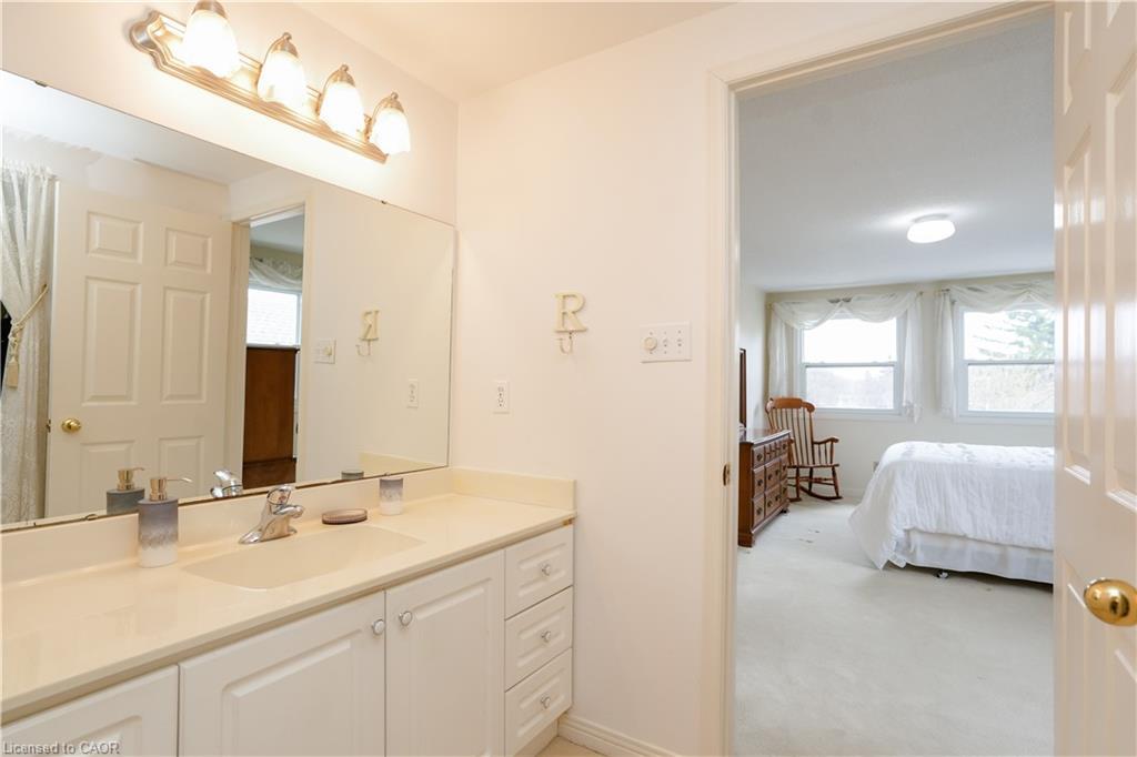 9 Longwater Chase, Markham, ON - Indoor Photo Showing Bathroom