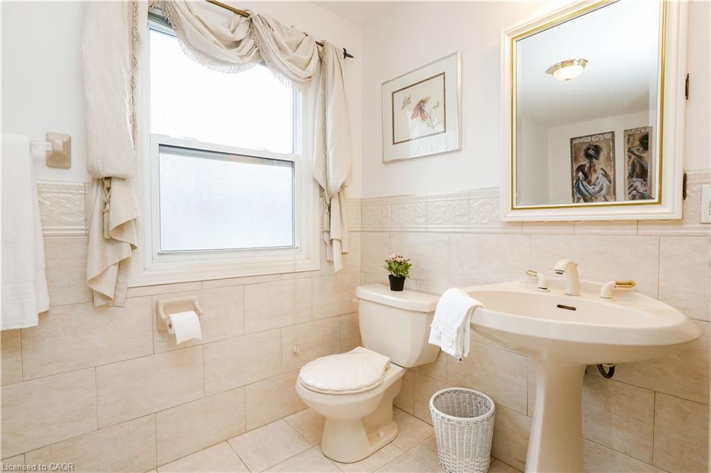 9 Longwater Chase, Markham, ON - Indoor Photo Showing Bathroom