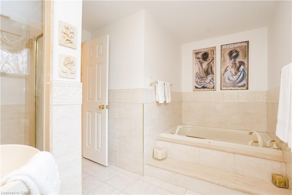 9 Longwater Chase, Markham, ON - Indoor Photo Showing Bathroom